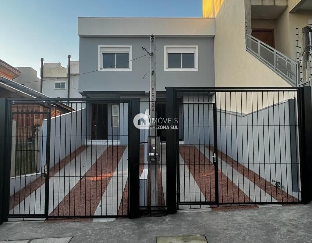 Sobrado em Porto Alegre - Guarujá