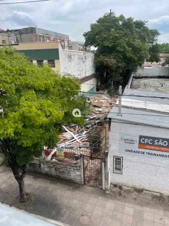 Lote/Terreno em Porto Alegre - São João