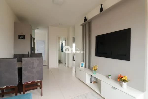 Apartamento com 2 Dormitórios com opção de Pátio