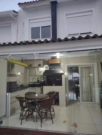 Ótimo sobrado em Condomínio Fechado na Hípica