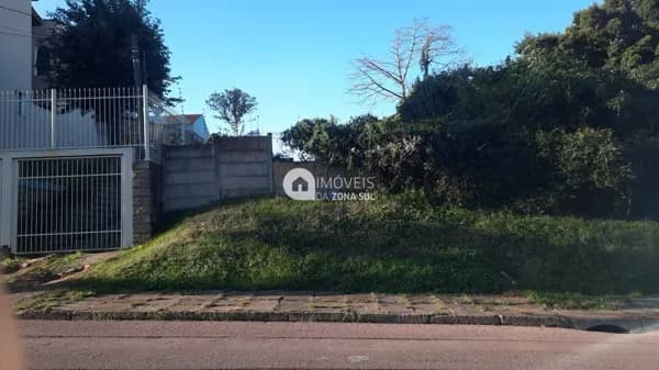 Lote/Terreno em Porto Alegre - Cristal