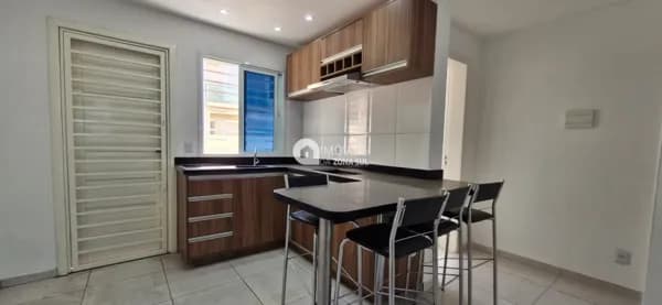 Lindo Sobrado Totalmente Reformado em Cachoeirinha – Pronto para Morar!