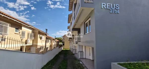 Sobrado em Porto Alegre - Camaquã