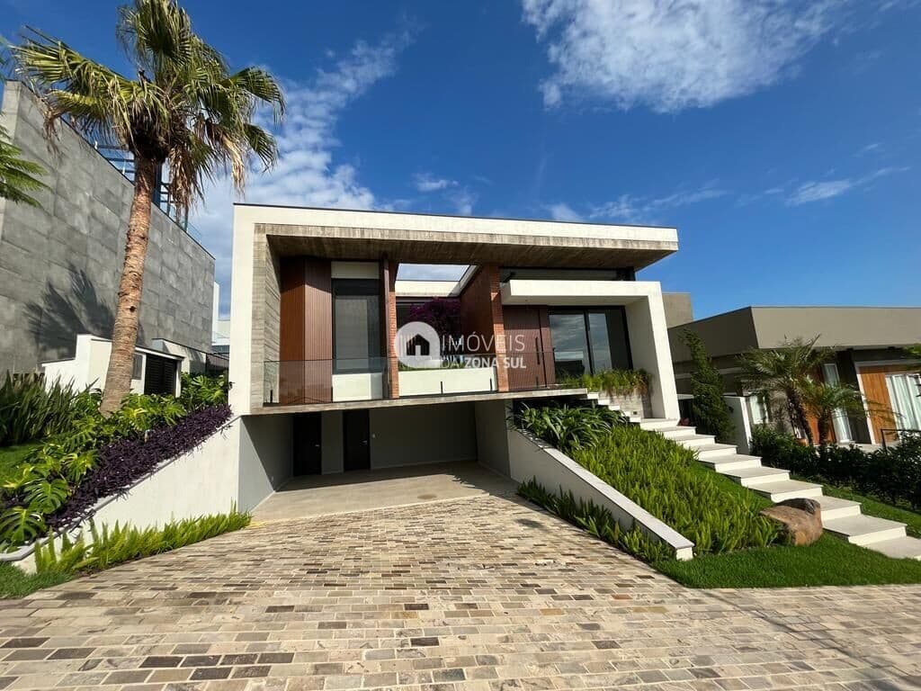 Casa em Porto Alegre - Vila Nova
