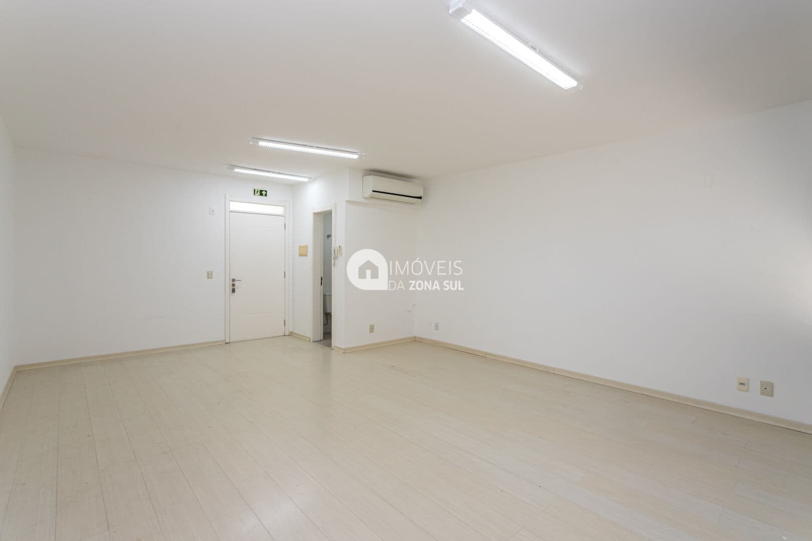 Sala/Conjunto em Porto Alegre - Tristeza