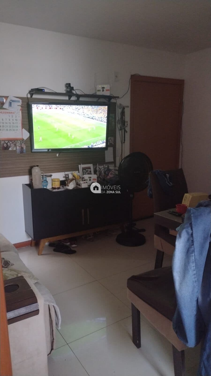 Ótimo apartamento Semimobiliado em Condomínio Fechado na Vila Nova com 2 Dormitórios