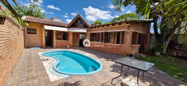 Casa Chalé no bairro Cristal em Porto Alegre/RS