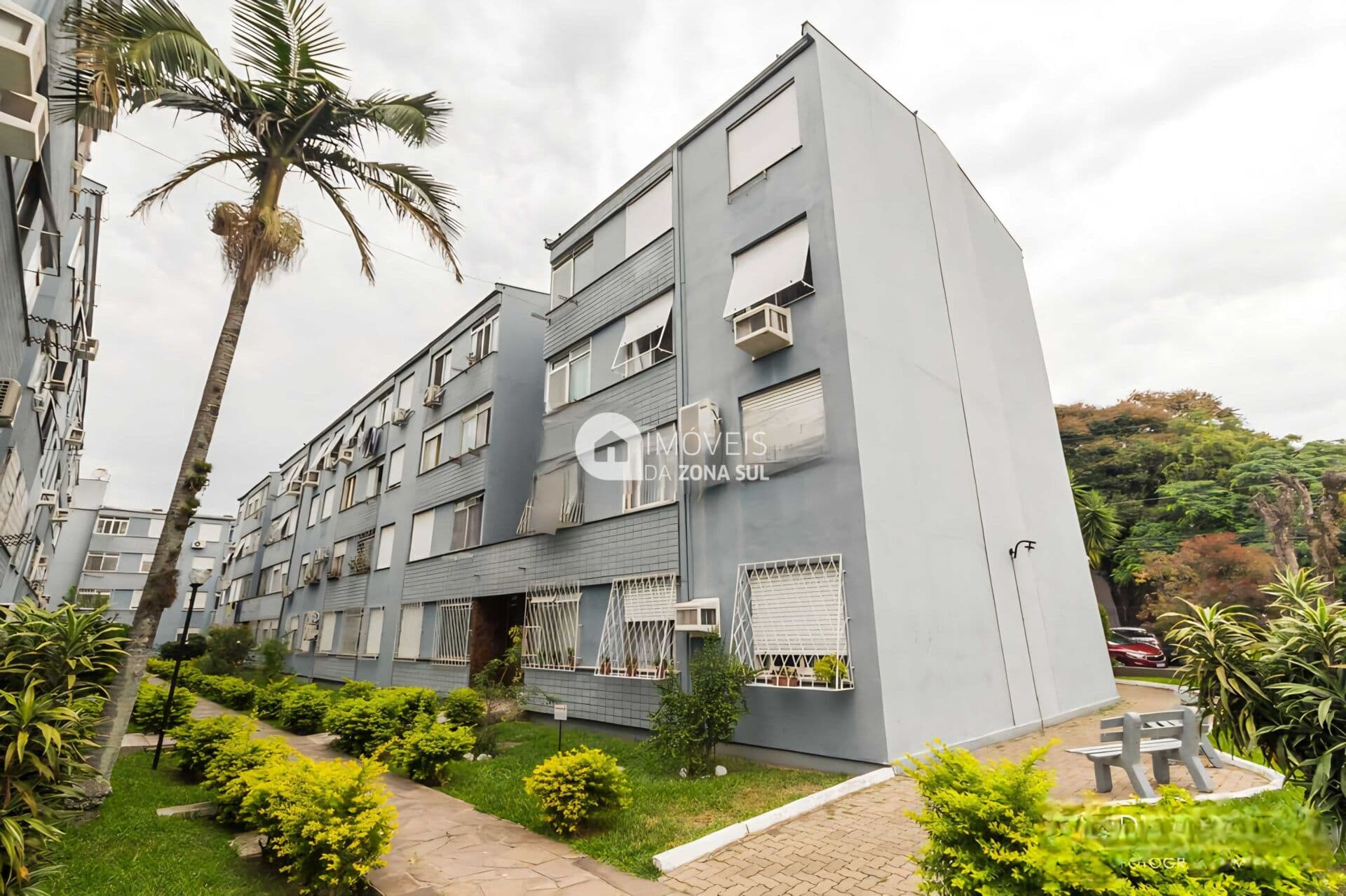 Apartamento térreo no bairro Cavalhada em Porto Alegre-RS