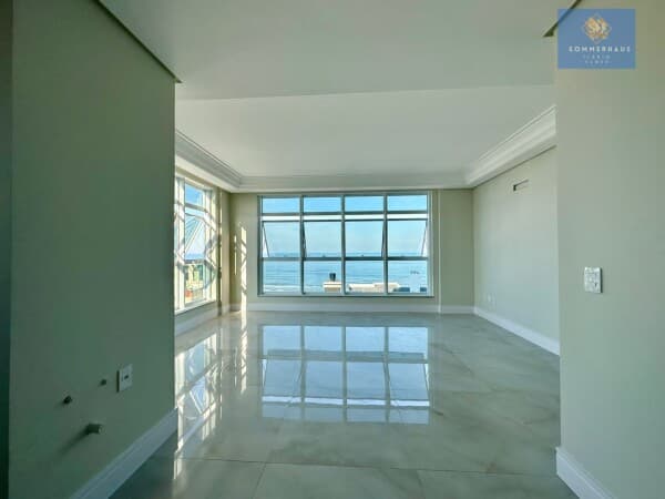 Apartamento Alto Padrão em estilo Neoclássico