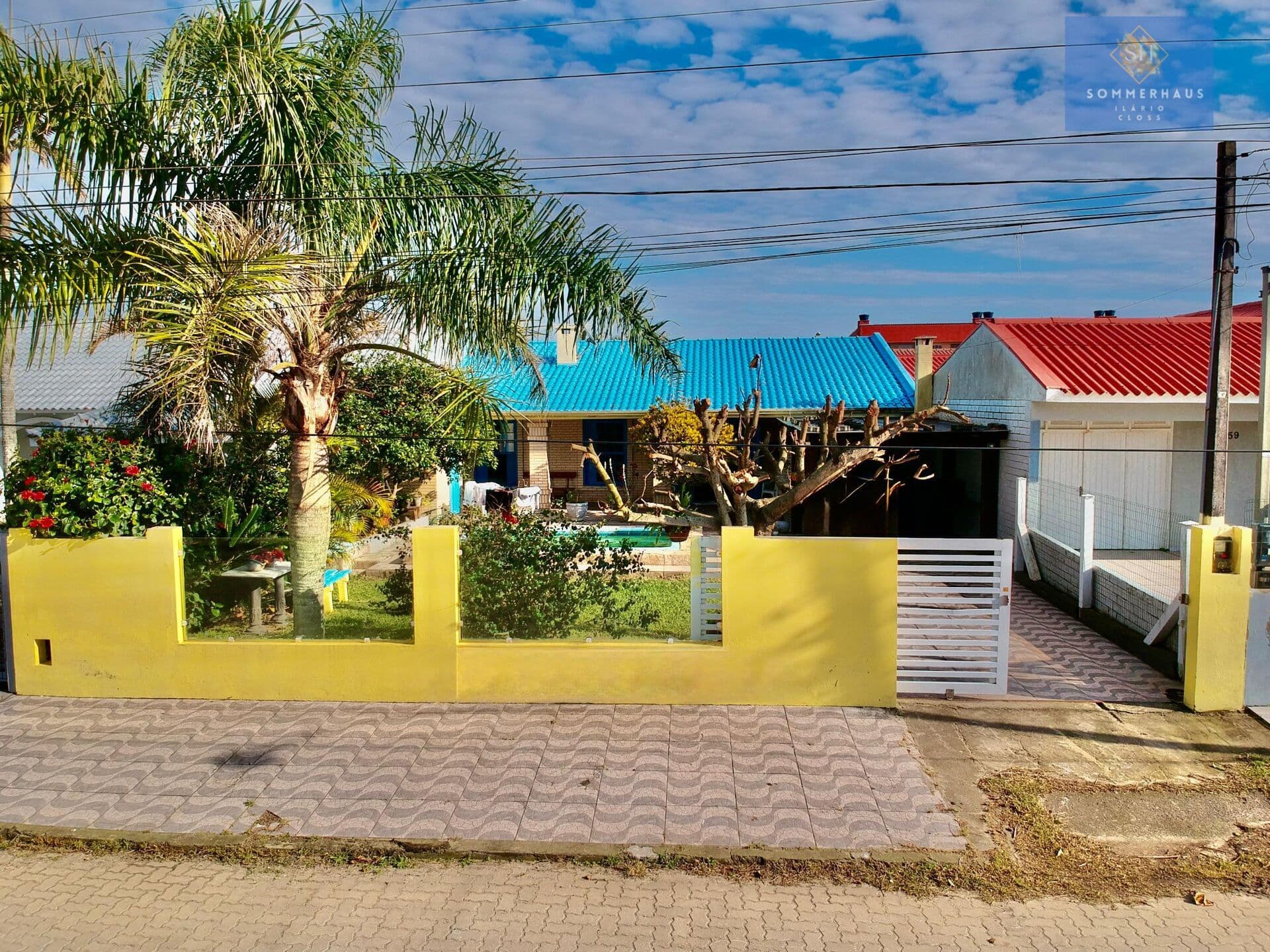 Casa em Noiva do Mar com 4 dormitórios