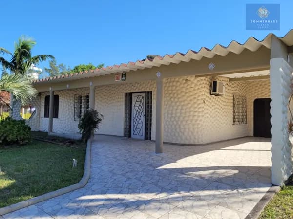 Casa 3 dormitórios em Atlântida