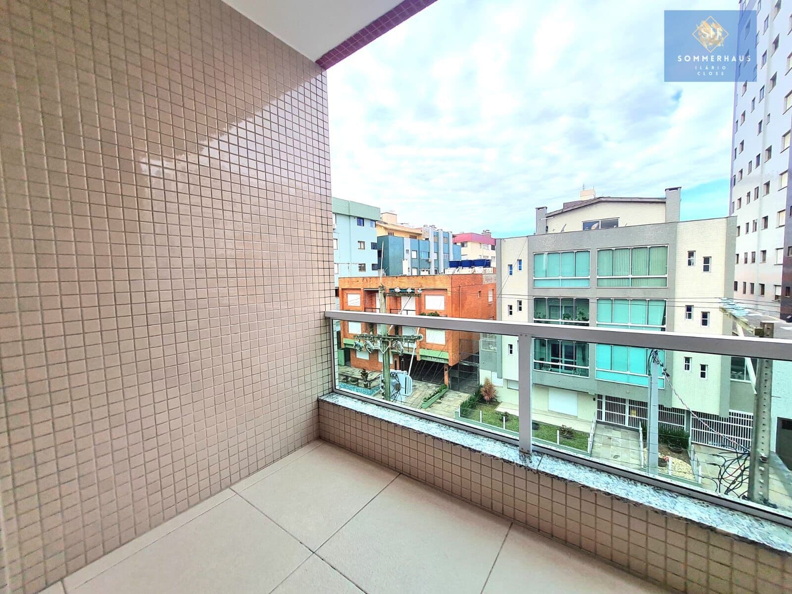 Apartamento 2 dormitórios com dependência em Capão da Canoa