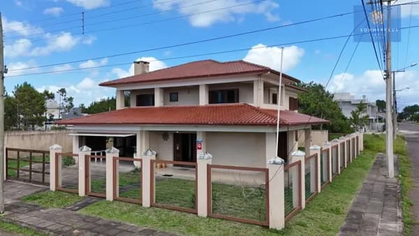 Casa Sobrado a venda no Capão Novo Village