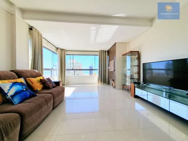 Apartamento 3 dormitórios de frente a 2 quadras do mar