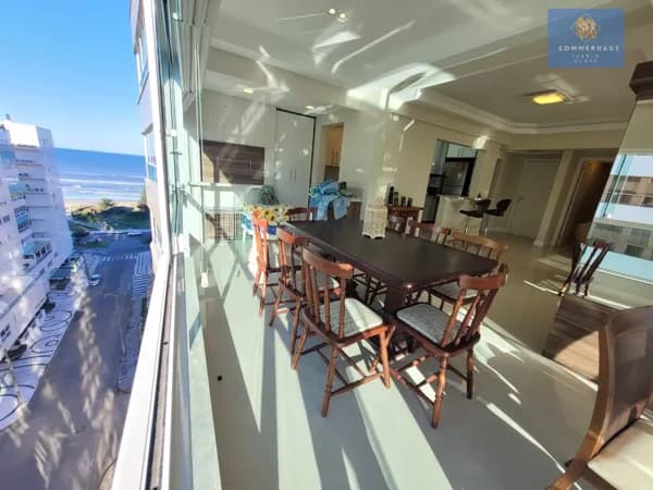 Apartamento 3 dormitórios com vista eterna para o mar