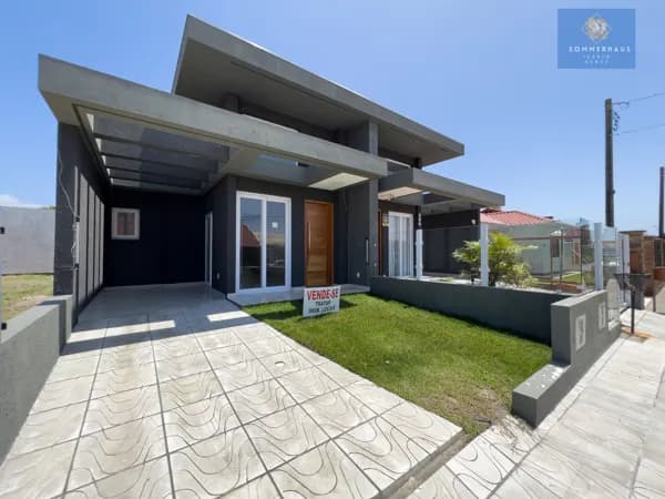 Casa 3 dormitórios em Capão da Canoa.