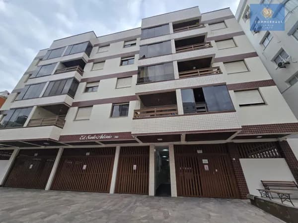 Apartamento com terriço no Centro