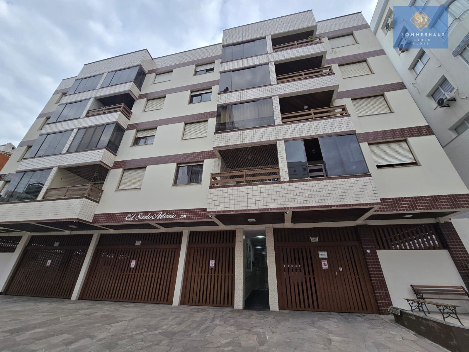 Apartamento com terriço no Centro