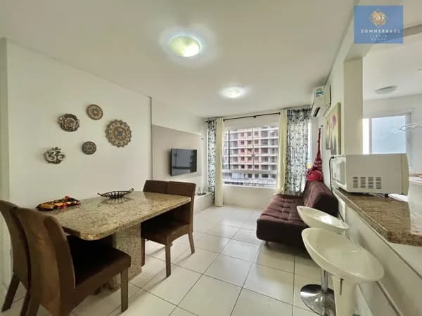 Apartamento ao lado da praça Flávio Boianovski
