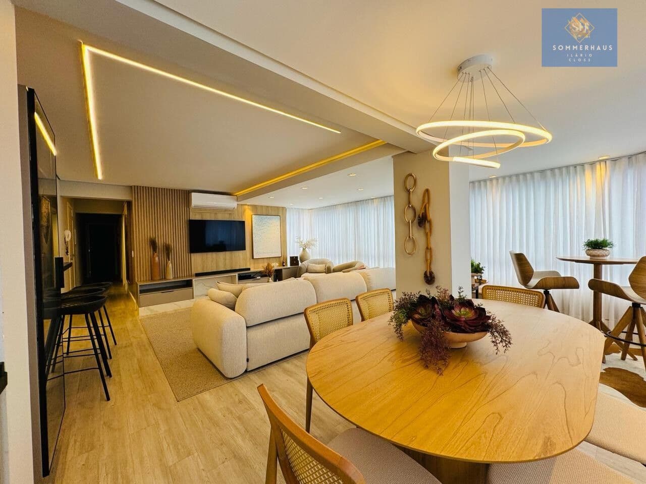 Apartamento 3 dormitórios finamente mobiliado e decorado