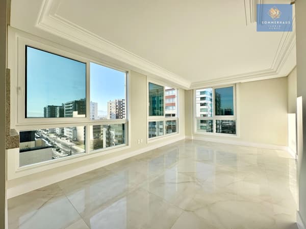 Apartamento Alto Padrão em estilo Neoclássico