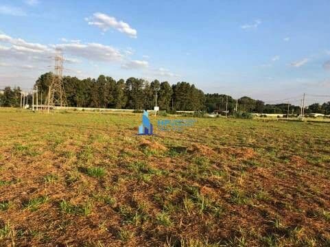 Terreno Misto no Parque das Oliveiras