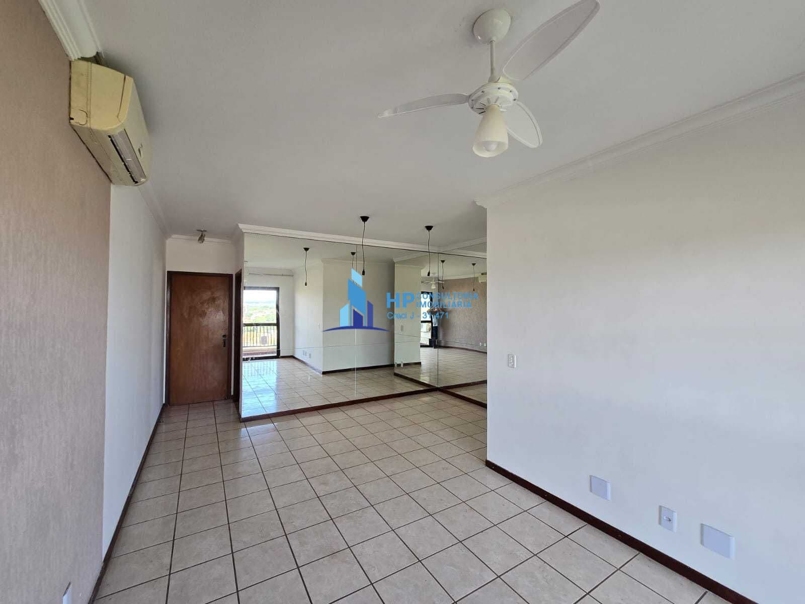 Apartamento com Suíte e Sacada