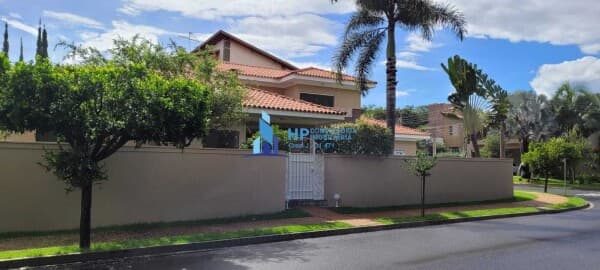 Linda Casa Térrea - Condomínio Paineiras