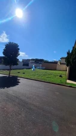 Terreno Pronto para Construir - Condomínio Valência