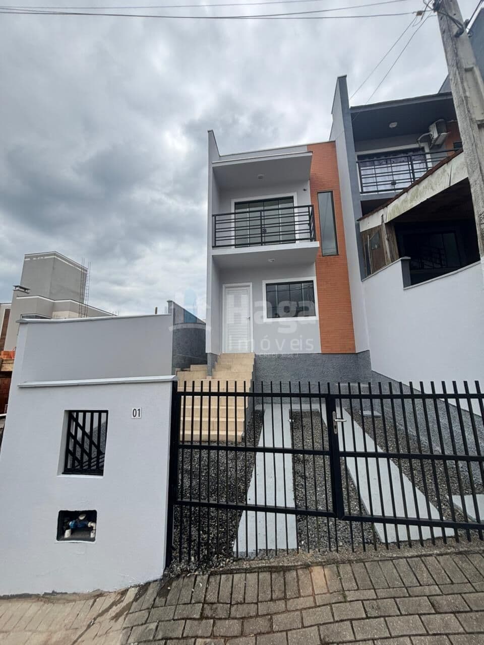 Sobrado á Venda em Brusque/SC