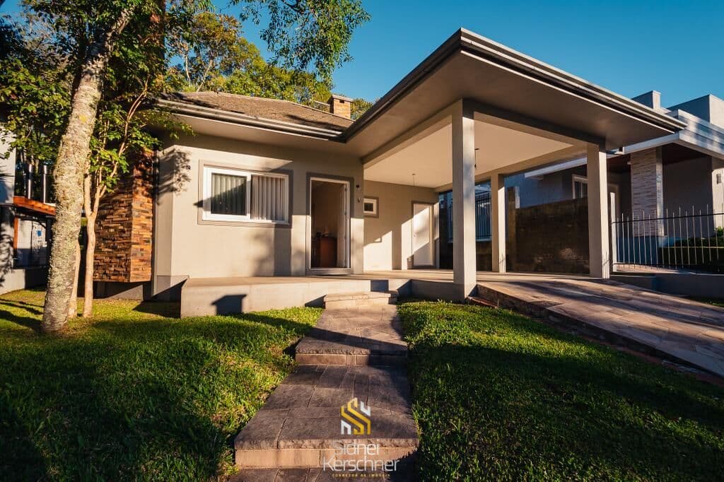 Casa no Vivendas do Arvoredo em Gramado com 3 Dormitórios