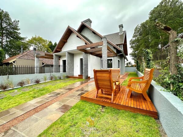 Casa com 3 Suítes no Parque das Hortênsias