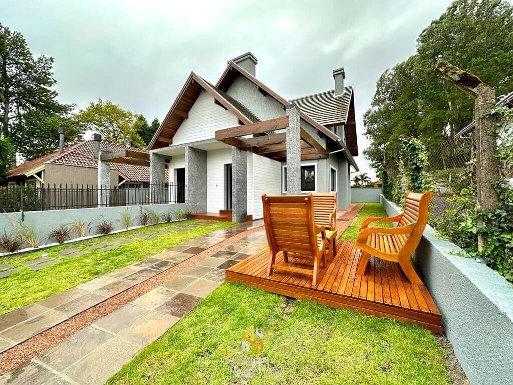 Casa com 3 Suítes no Parque das Hortênsias