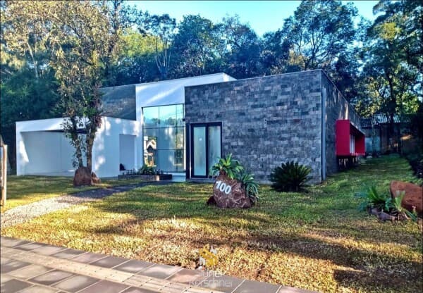 Casa Contemporânea em Gramado com 4 Suítes
