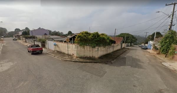Duas Casas de Madeira - Vila Mioto (Bancária)
