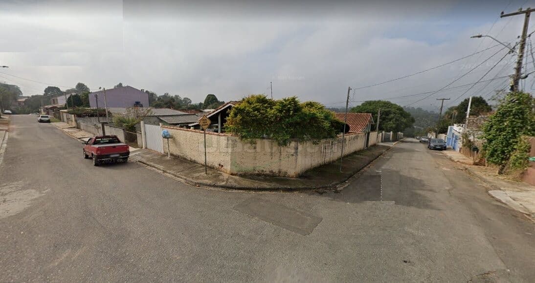 Duas Casas de Madeira - Vila Mioto (Bancária)