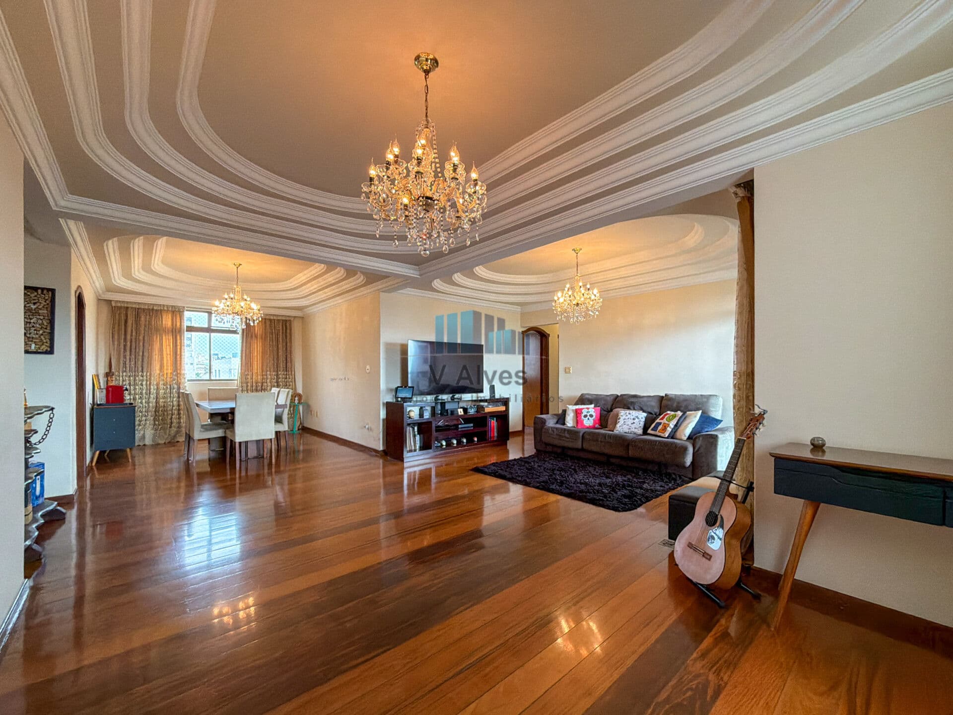 Apto de 4 quartos, com linda vista e muito espaço. À venda, no bairro Cidade Nova!