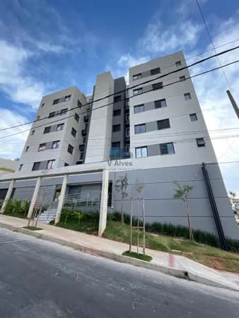 Apartamento área privativa com 64m², 2 quartos sendo 01 suíte, 2 vagas. À venda, no bairro União!