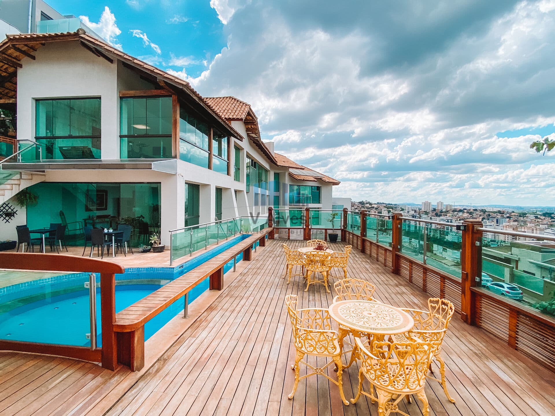 ✨ Casa imponente e com vista panorâmica magnífica. À venda, no bairro Buritis!