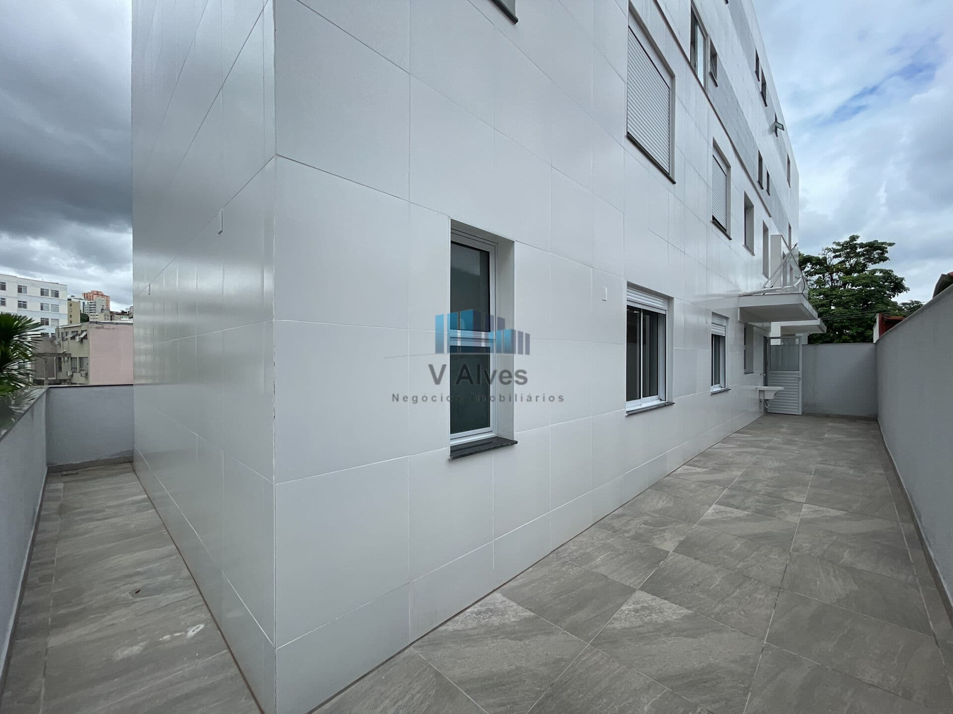 Apartamento com área privativa, 3 quartos, suíte, closet e 2 vagas. À venda, no bairro Cidade Nova!