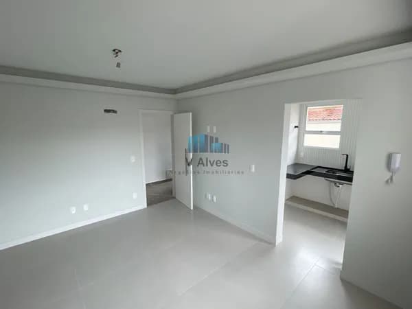 Apartamento com 3 quartos sendo 01 suíte, 2 vagas. À venda, no bairro Santa Inês!