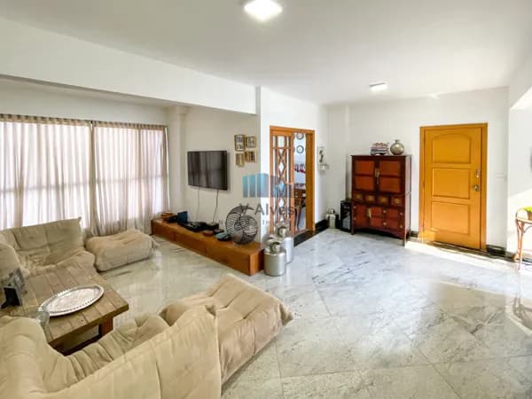 Apartamento com 140m², 4 quartos sendo 01 suíte, 4 vagas. À venda, no bairro União!