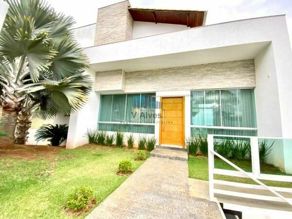 Casa em Condomínio - Casa aconchegante, com piscina e espaço gourmet. À venda em Lagoa Santa!