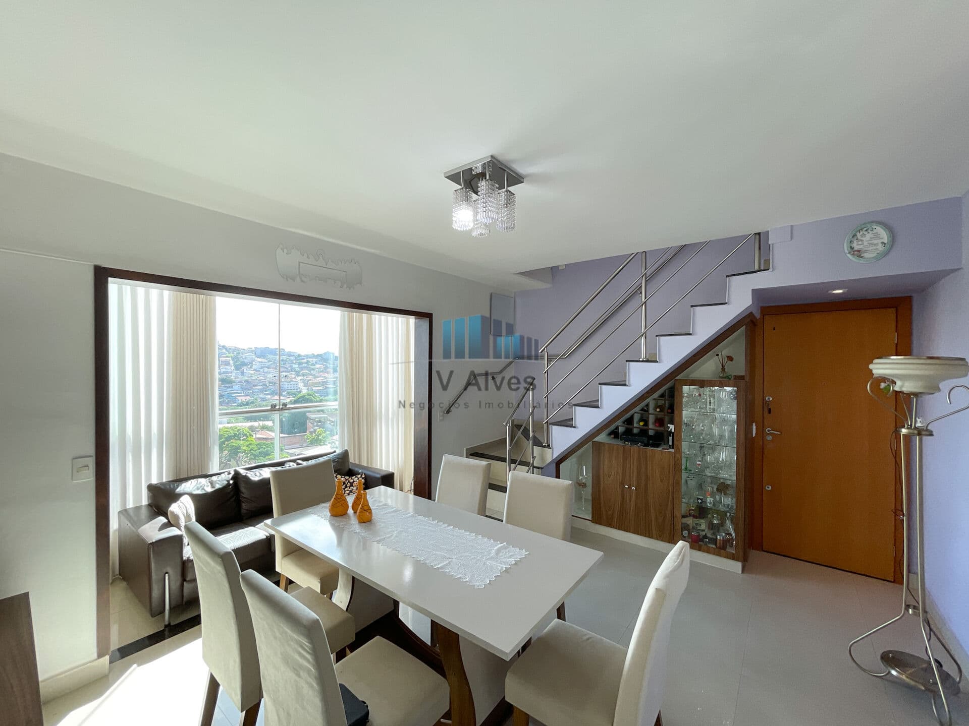 Cobertura com 164m², 3 quartos sendo 01 suíte, 2 vagas. À venda, no bairro União!