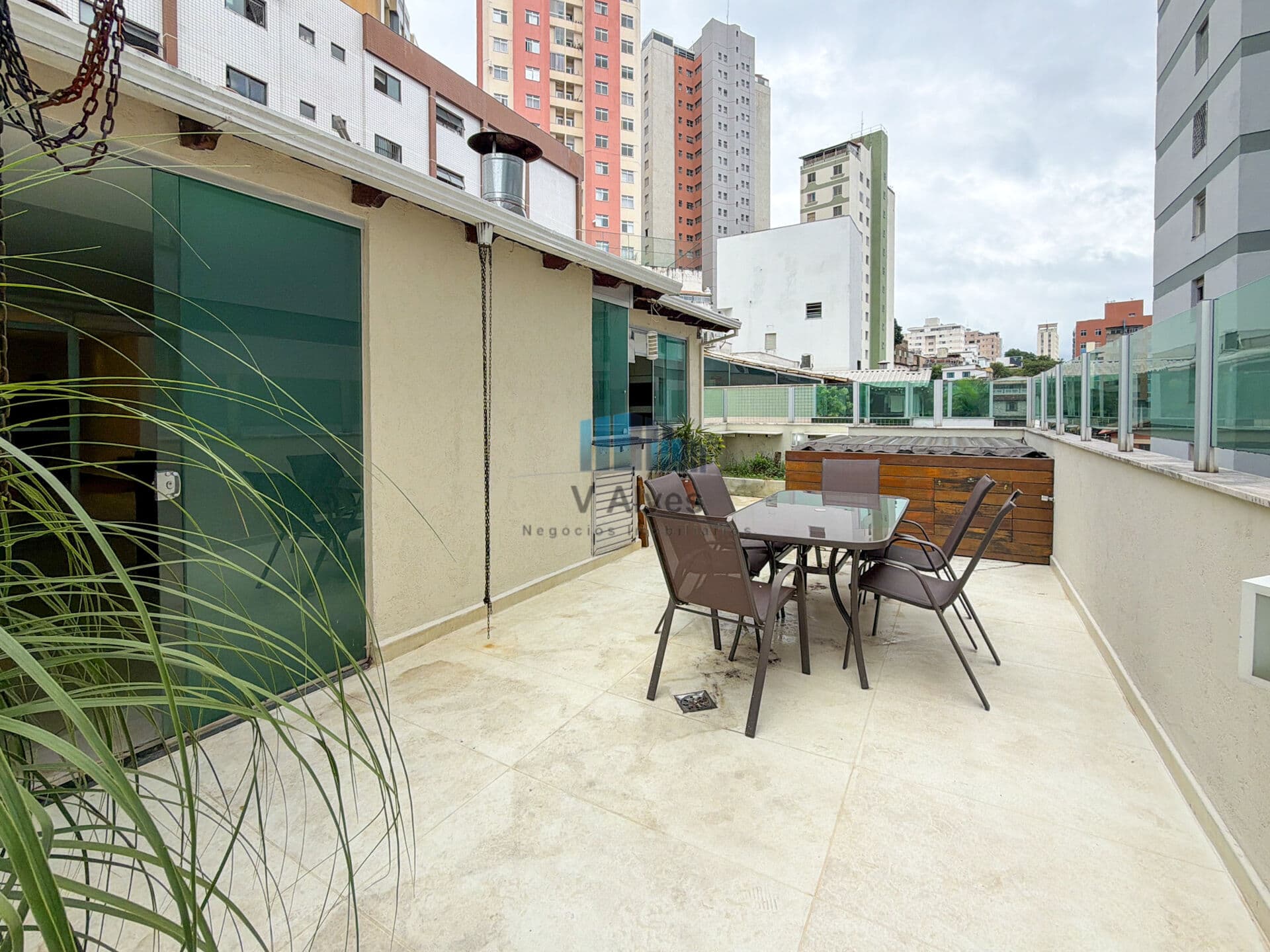 COBERTA LINEAR, 3 QUARTOS, 2 VAGAS. À venda, no bairro Cidade Nova!