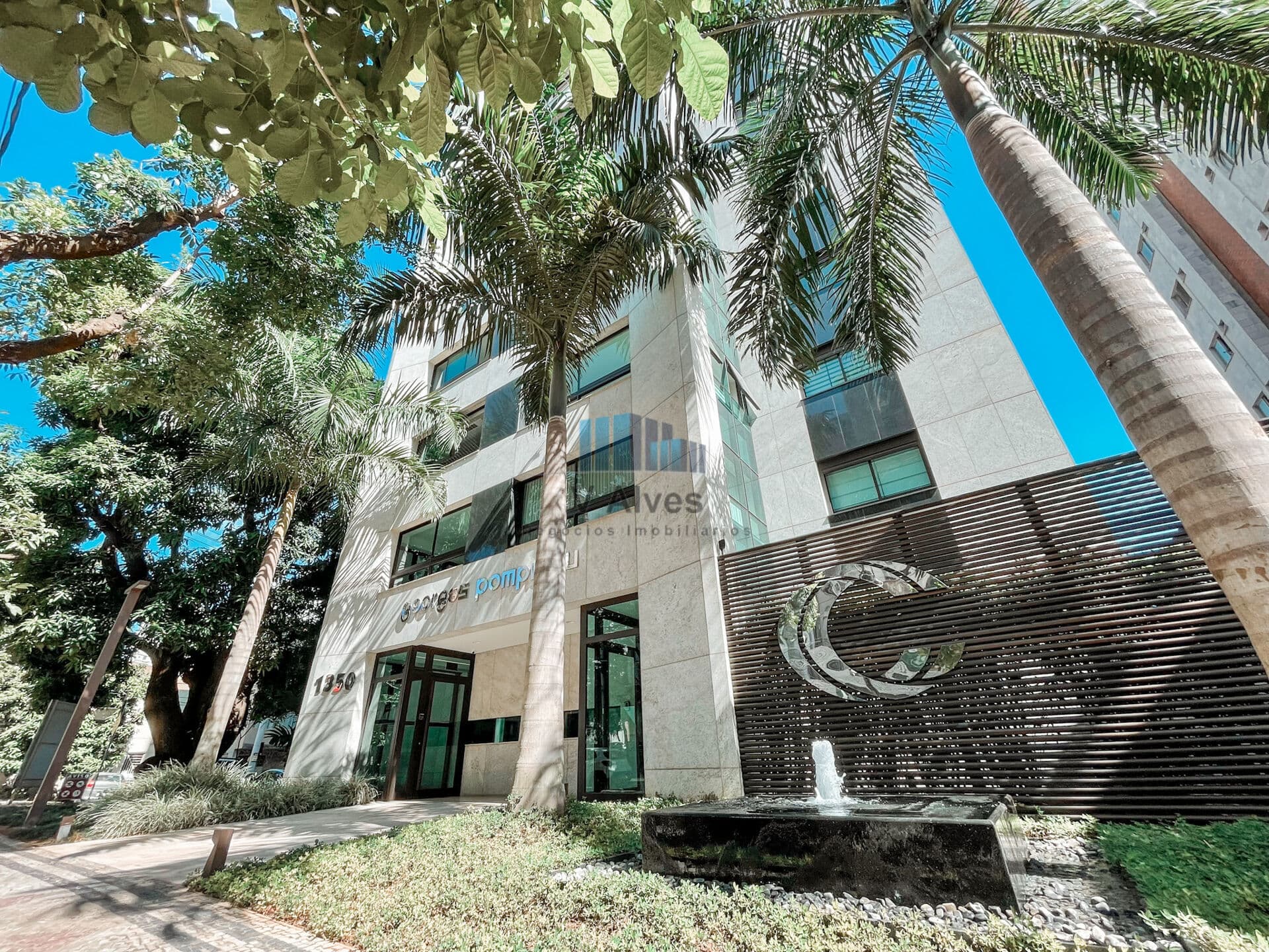 Apartamento com 90,15m², 3 quartos, 1 suíte, 2 vagas. À venda, no bairro Funcionários!