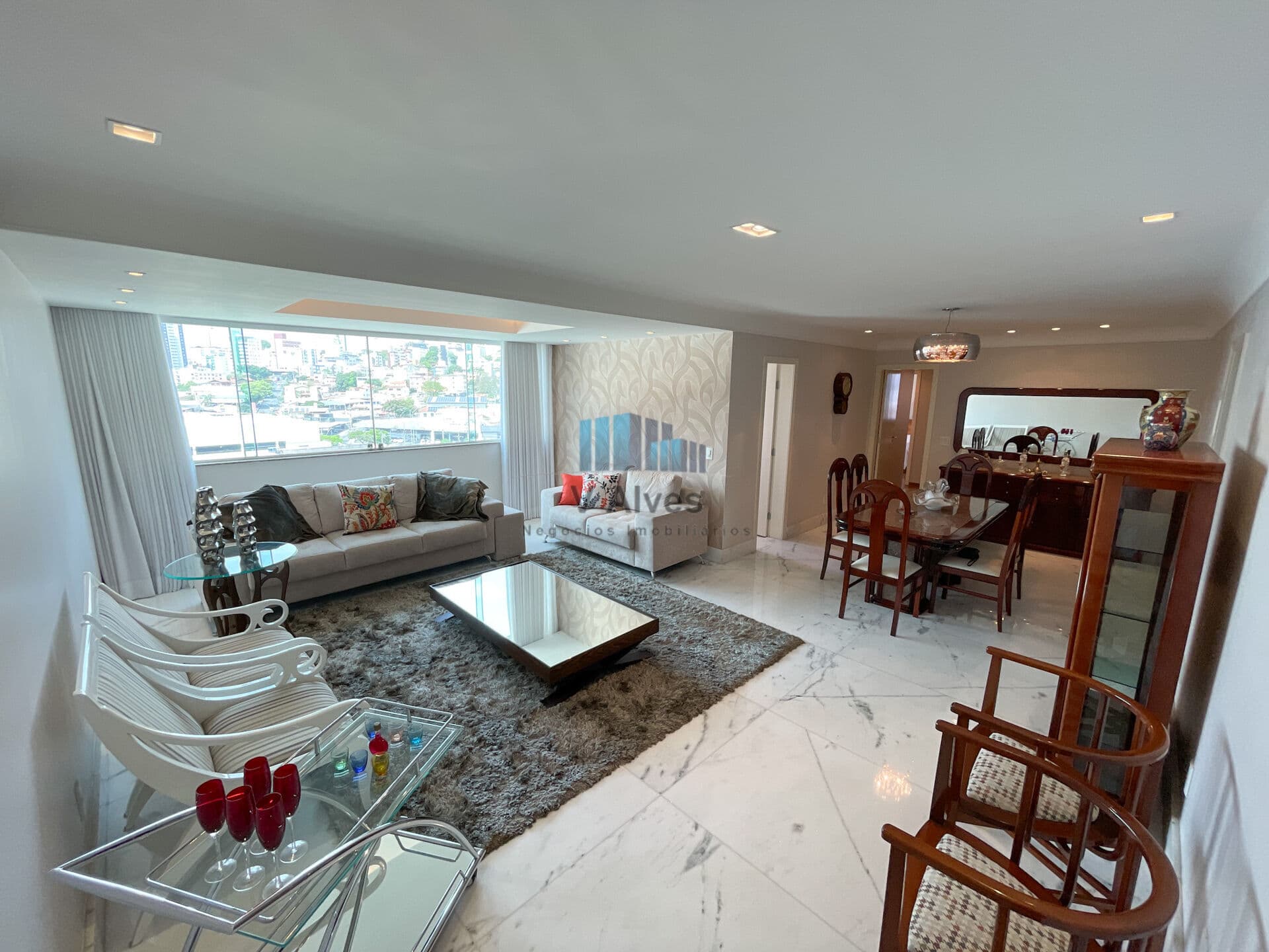Apartamento com 146m², 4 quartos sendo 02 suítes, 4 vagas. À venda, no bairro União!