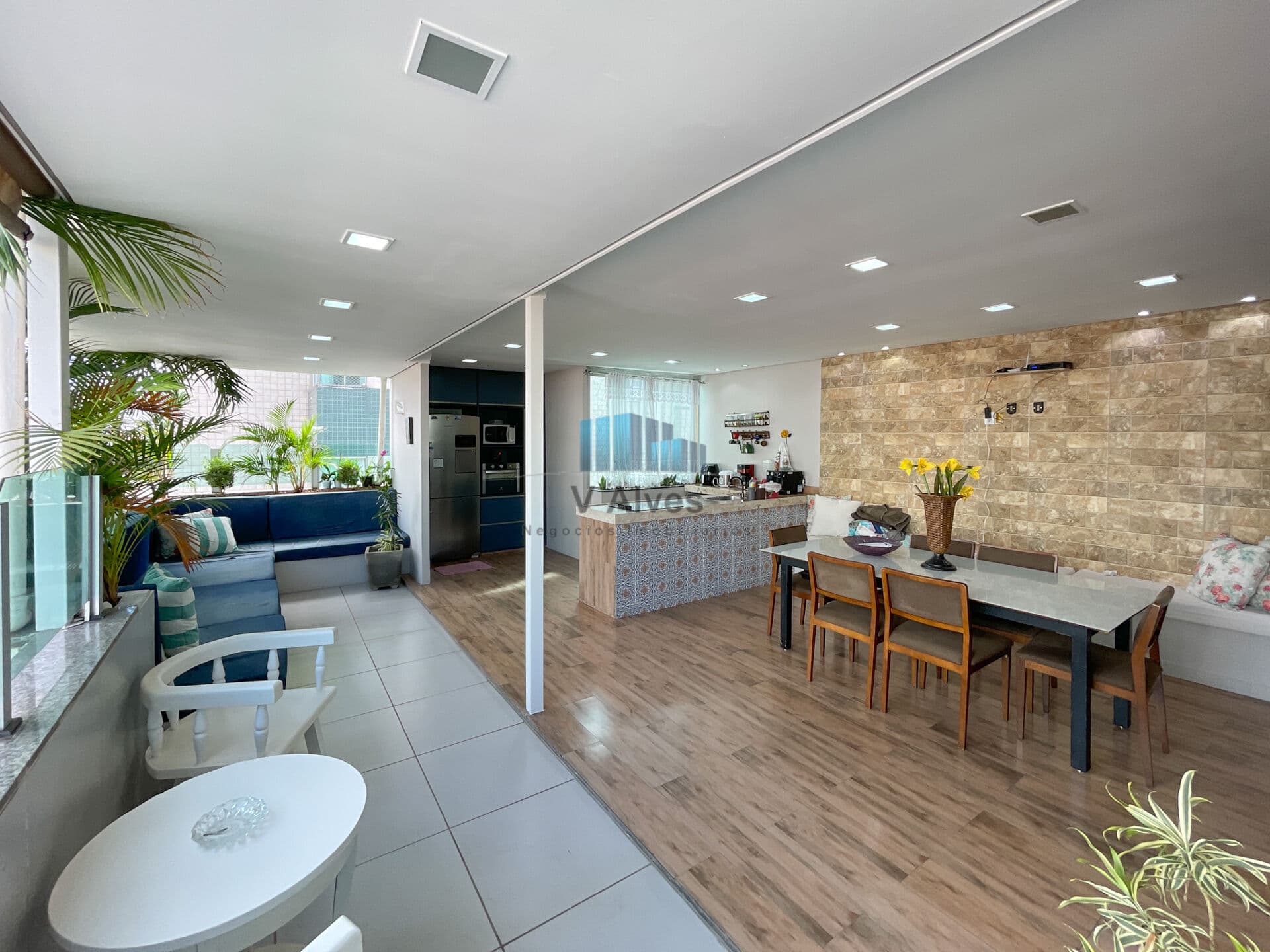 Cobertura com 140m², 3 quartos sendo 01 suíte, 2 vagas. À venda, no bairro Palmares!