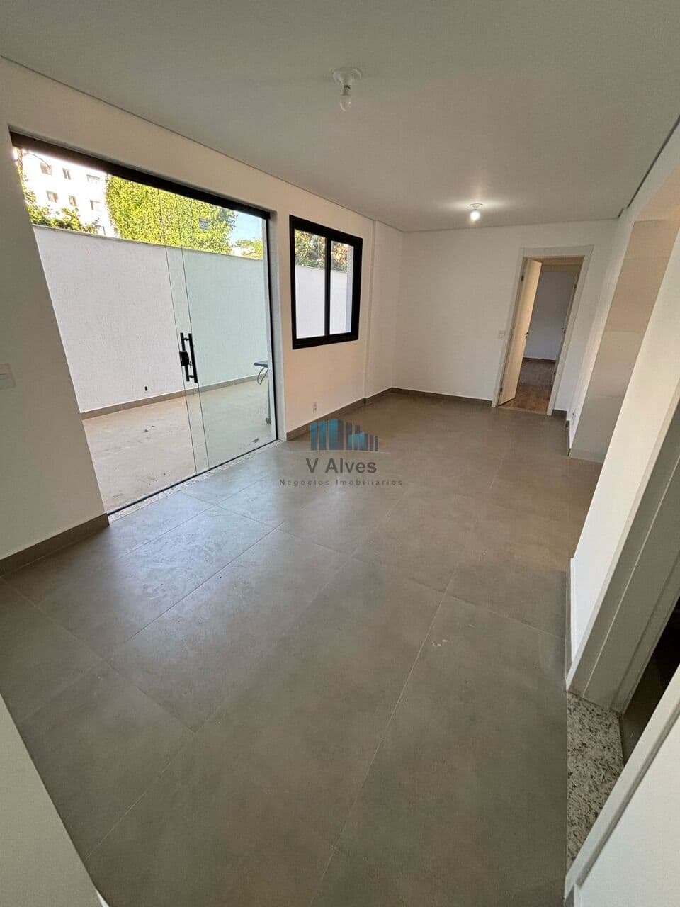 Apartamento Alto Padrão com 3 quartos sendo 01 suíte, 2 vagas. À venda, no bairro Santa Rosa!