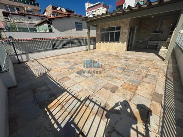 Apartamento Cobertura com 5 quartos sendo 1 suíte, 2 vagas. À venda, no bairro União!